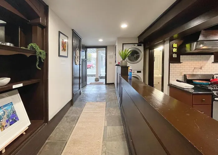 Artist\'S Apartment In The Heart Of The City
