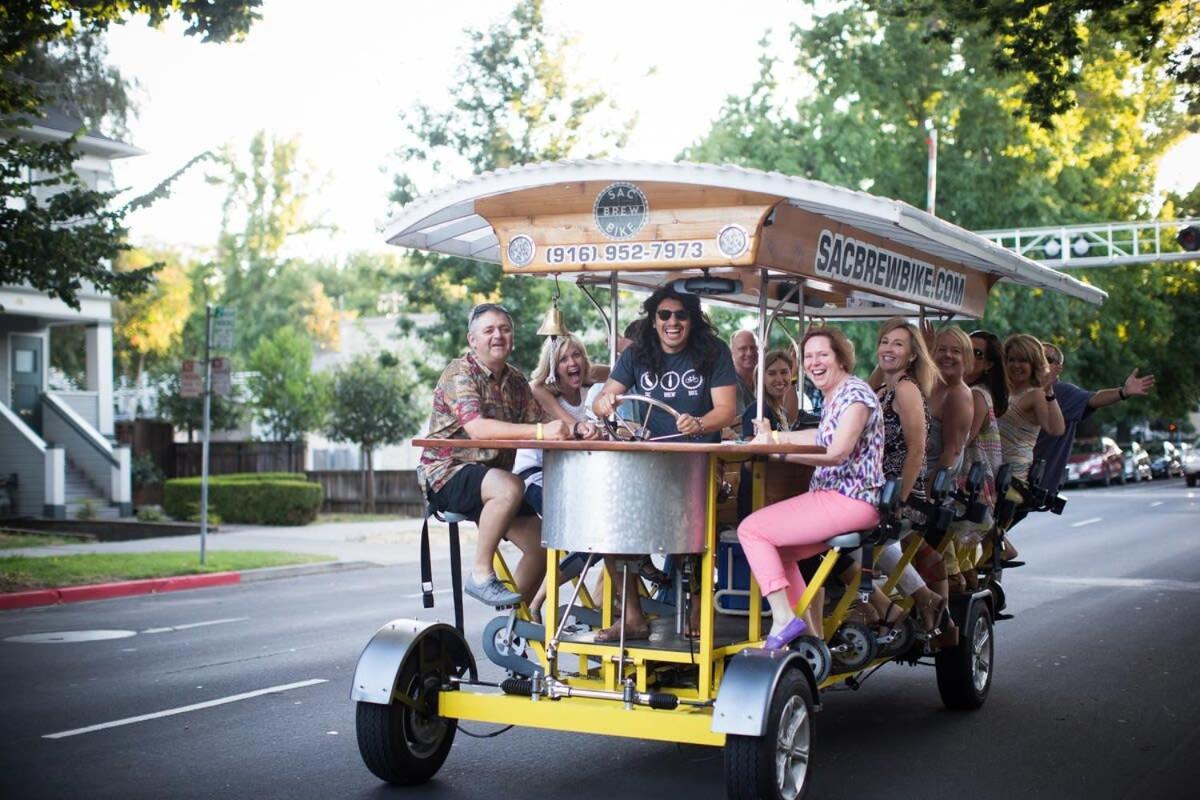 Artist's In The Heart Of The * Sacramento