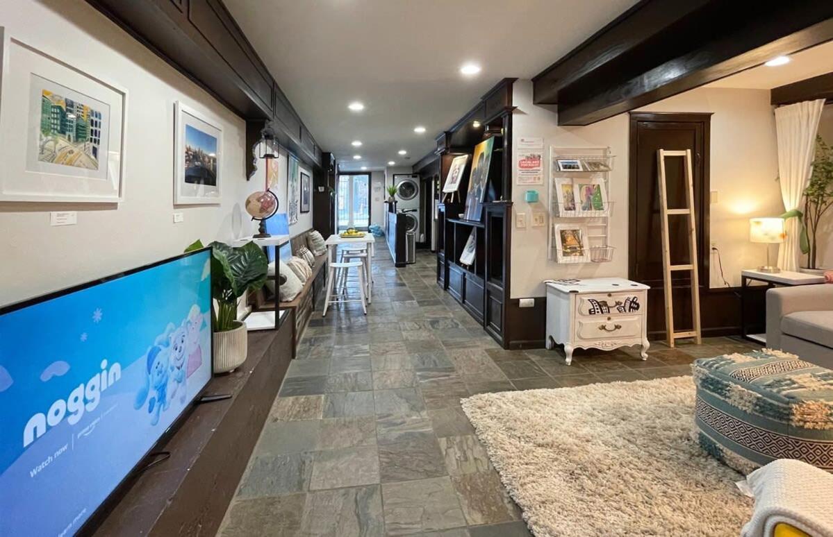 Artist's In The Heart Of The *