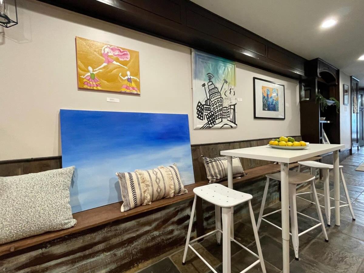 Artist's In The Heart Of The * Sacramento