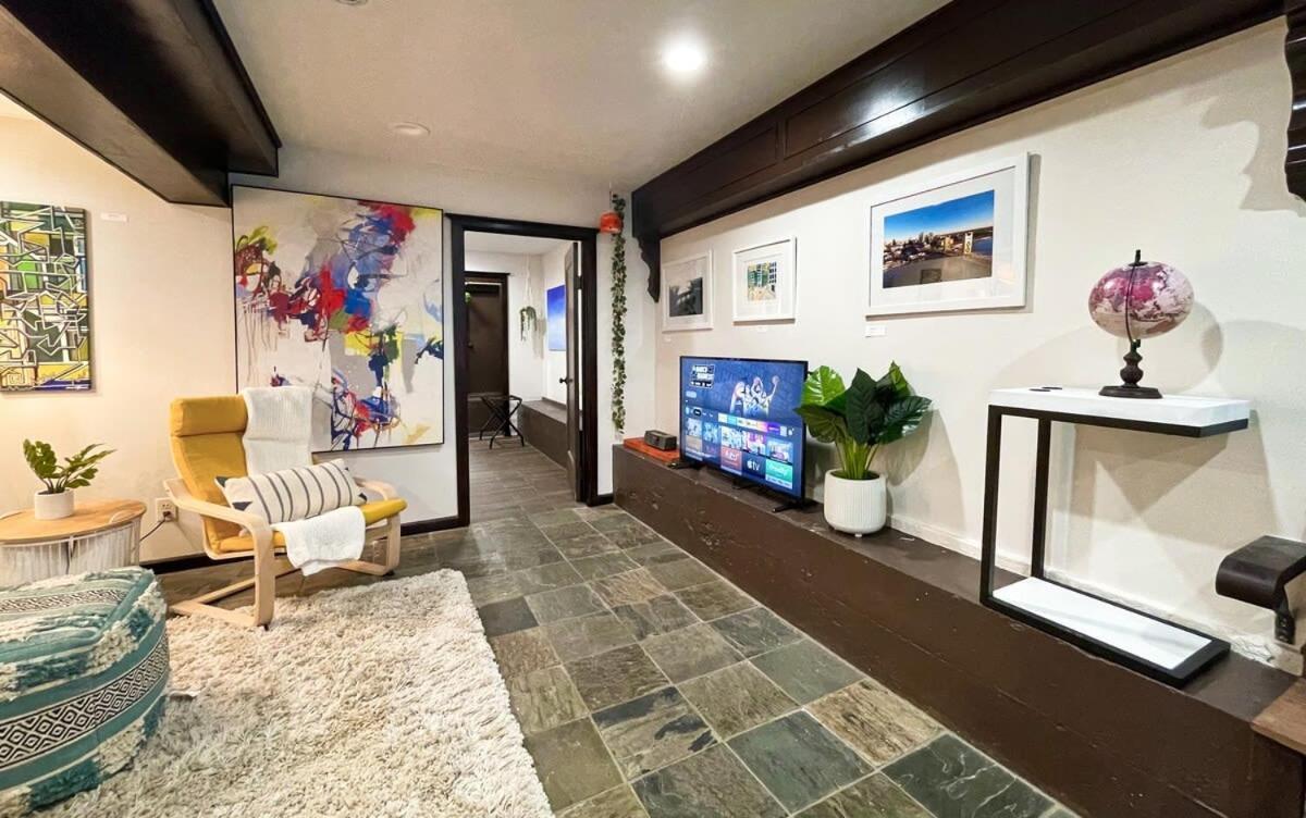 Artist's In The Heart Of The Apartment